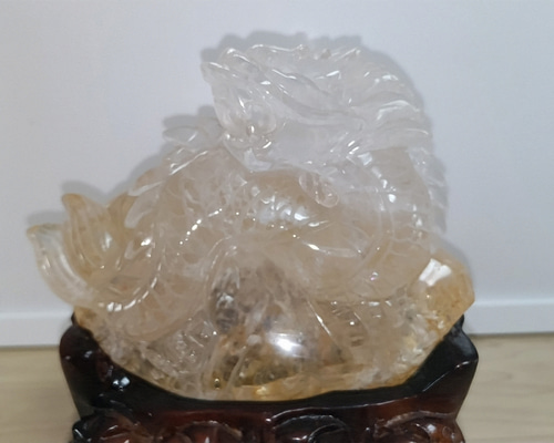 水晶 龍の彫刻 置物 在庫セールのため、4万円が半額以下のお値段