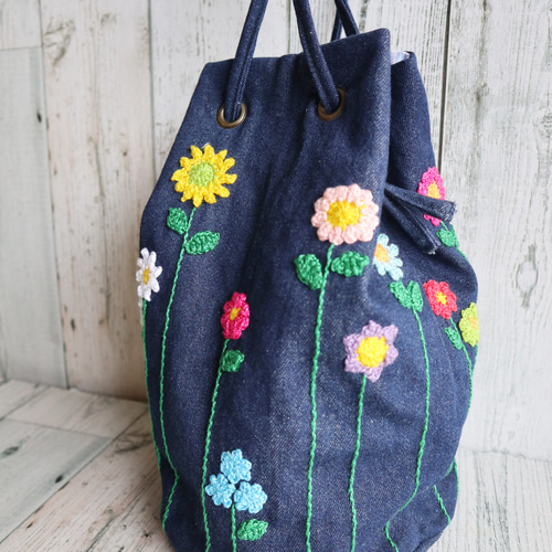 デニムリメイクバックM お花刺繍スマイル☺︎ デニムリメイクバックM お花刺繍スマイル☺︎ デニムリメイクバックM