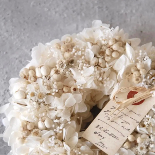 アンティークホワイトのリース＊あじさいとかすみ草♫プリザーブド