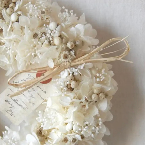 アンティークホワイトのリース＊あじさいとかすみ草♫プリザーブド