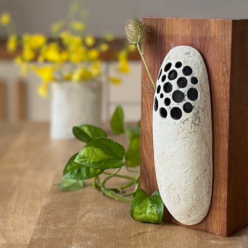 白い花入『白掛』 一輪挿し・花瓶・花器 陶工房 海 今井香苗 通販