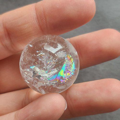【一点物】超 虹入り✨ ヒマラヤ水晶 丸玉 スフィア ✩.*˚天然石×インテリア 一点物】超 虹入り✨ ヒマラヤ水晶 丸玉 スフィア ✩.*˚天然石
