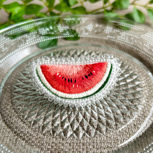 受注制作］うさぎの刺繍ブローチ＊白 ブローチ capriccio 通販