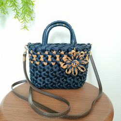 a☆様　オーダーカゴ完成品 花編み斜めがけかごバッグS 紺柄入り クラフトバンド かごバッグ 野々