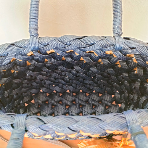 花編み斜めがけかごバッグS 紺柄入り クラフトバンド かごバッグ 野々