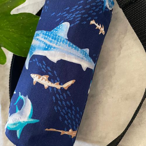 水筒カバー　サメとお魚柄 絶海シャーク 濃青＊鮫サメ海＊水筒カバー保冷ペットボトル