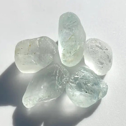 幻のヒスイ 北海道 日高翡翠 第三の翡翠 原石 ラフストーン