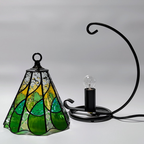 ステンドグラスのランプ イエローグリーン スタンドライト・テーブル