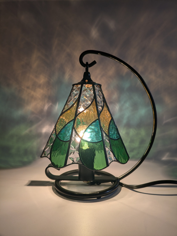ステンドグラスのランプ イエローグリーン スタンドライト・テーブル