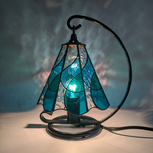 B142ステンドグラスランプ 卓上スタンド A21748 高級ステンドグラスランプ 卓上スタンド ．豪華テーブル