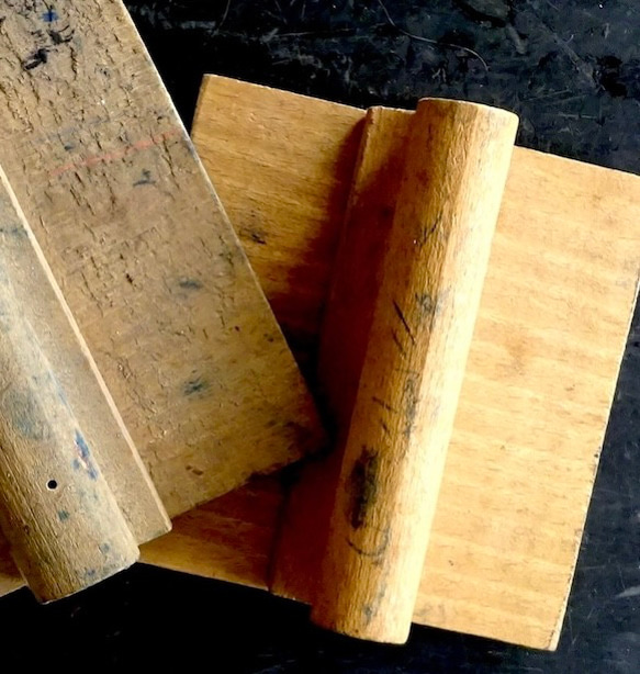 1900年初期 フランス 大判 木製 イニシャルスタンプ 刺繍図案 工藝 オブジェ 2枚目の画像