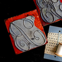 1900年初期 フランス 大判 木製 イニシャルスタンプ 刺繍図案 工藝 オブジェ 4枚目の画像