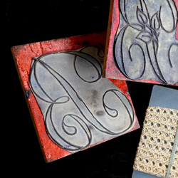 1900年初期 フランス 大判 木製 イニシャルスタンプ 刺繍図案 工藝 オブジェ 3枚目の画像