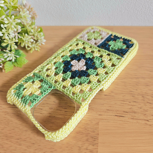 受注製作】グラニースクエアの手編みスマホケース（レモンイエロー