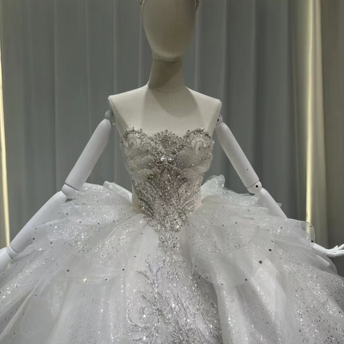 【♡】豪華なレースのドレス 特別なイベントにぴったり ラストサマーセール！】花柄刺繍レースドレス/ホルターネック