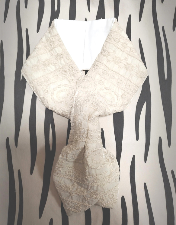 再販‼️おしゃれスカーフ❤️ベージュ収縮刺繍綿レース❤️エン  