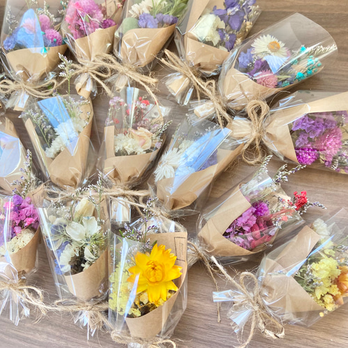ミニブーケ　コスメブーケ　結婚式　母の日　プレゼント　プチギフト　花束　大人 3個～ミニブーケ ミニ花束 ミニスワッグ 結婚式 席札 二次会
