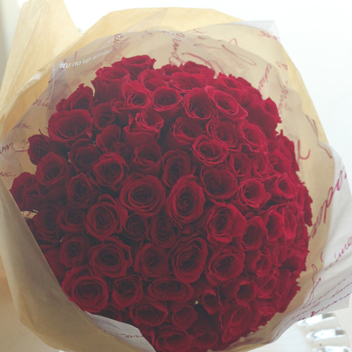プロポーズフラワー（プリザーブドフラワー108本の花束） その他