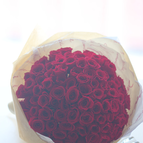 プリザーブド加工アフターブーケ＞108本赤バラフレームデザイン 三島市