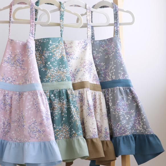 キッズエプロン▷愛おしくなるグレイッシュのくすみカラー▷日々に花束 
