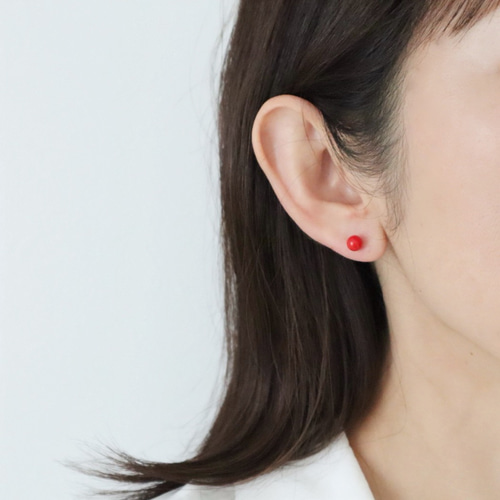 つけっぱなしOK！赤珊瑚スタッドピアス・イヤリング ピアス（スタッド 