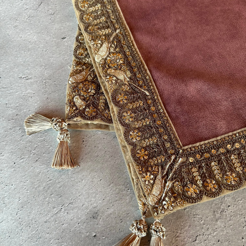 【数量限定】インド製ゴールド刺繍リボンのタロットクロス  レースデザイン 数量限定】インド製ゴールド刺繍リボンのタロットクロス レース