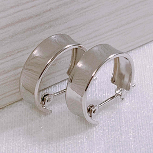 14金 フープピアス 幅広 小さめ ホワイトゴールド 7.5×1.3mm