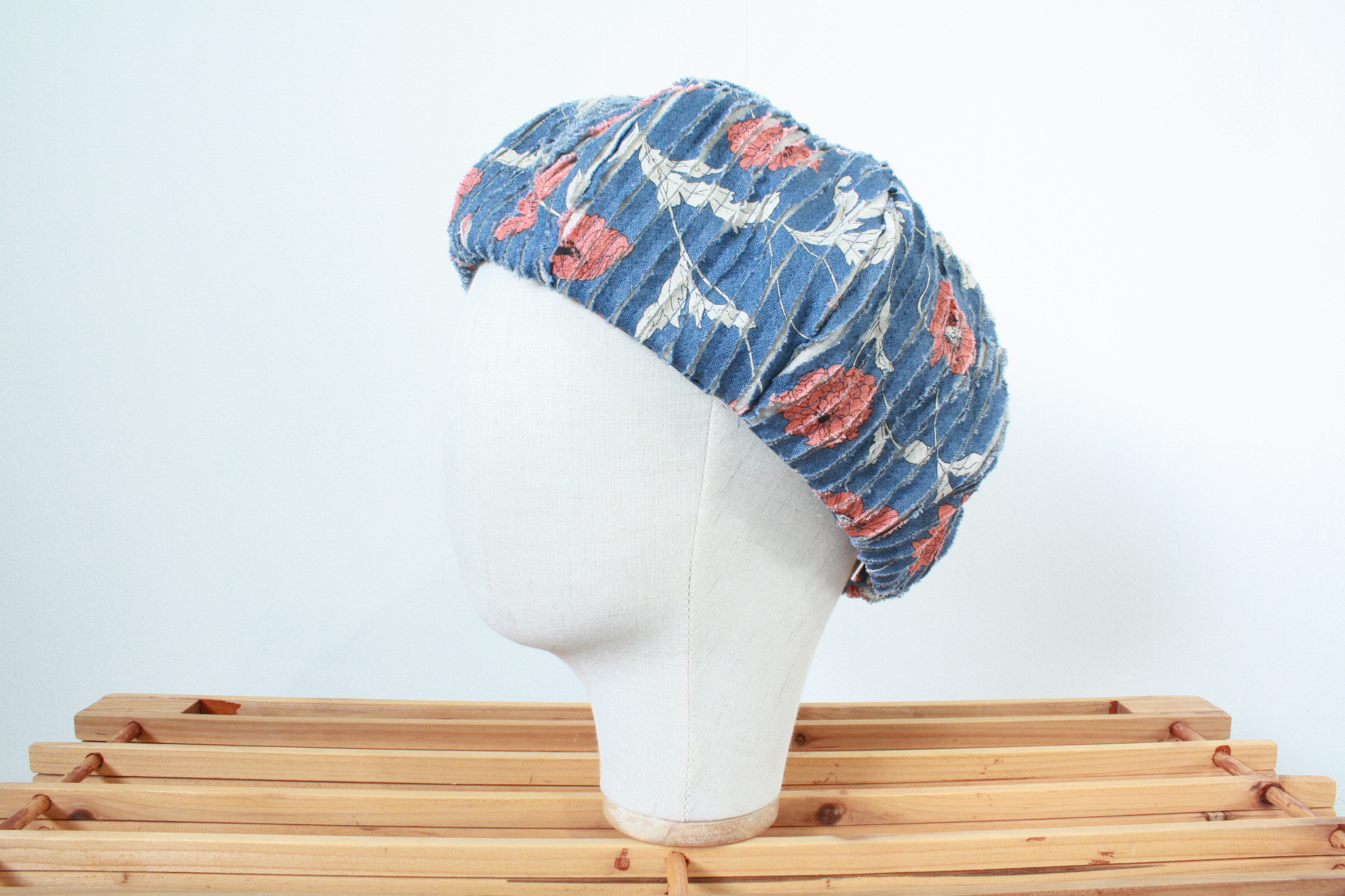 ブルーリネンの花柄リネンスラッシュベレー　オールシーズン　ベレー帽　ナチュラル　ファッション