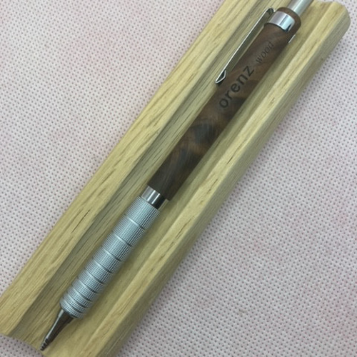 最新作 ぺんてる シャープペン オレンズメタルの着せ替え 丸形、杢軸