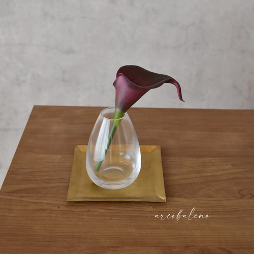 ウェディング＊ボルドーのカラーとアンスリウムの縦長アームブーケ