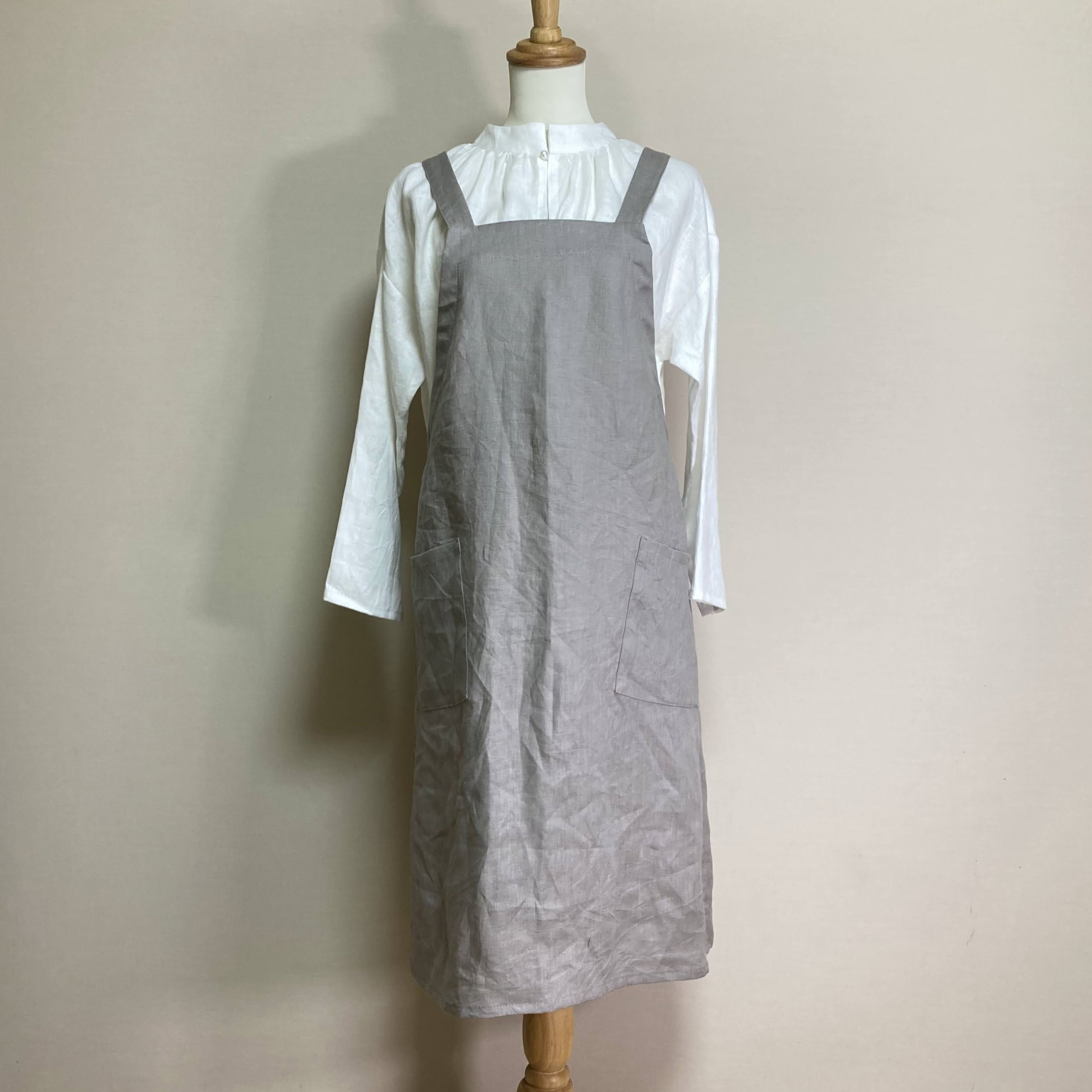 カラーリネン◆クロスエプロンワンピ◆グレージュ◆S～M、Ⅼ～LL（中厚、リネン100％）～ワンピース～