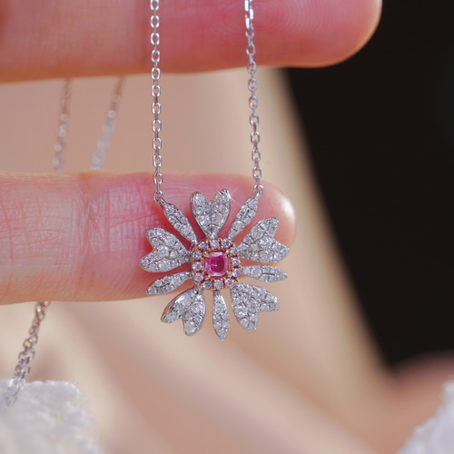 花モチーフ ピンクダイヤモンド付きネックレスk18 ネックレス  