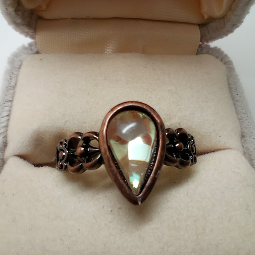 送料無料＞グリーンサフィレットリング（ペア型）（ゴールドフォイル