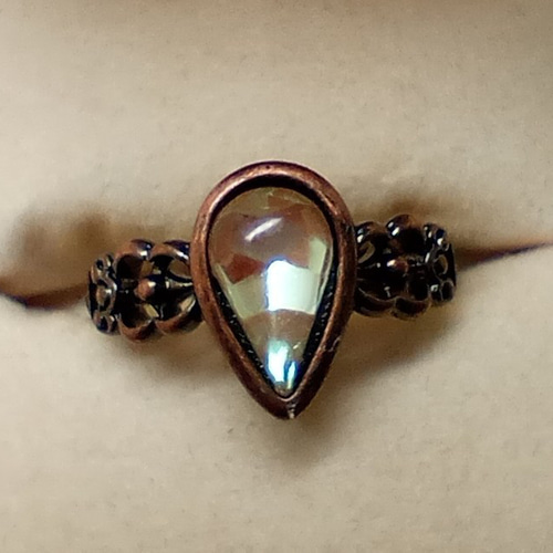 送料無料＞グリーンサフィレットリング（ペア型）（ゴールドフォイル