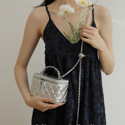 シルバー シープスキン メタル リスト ハンド ボックス バッグ