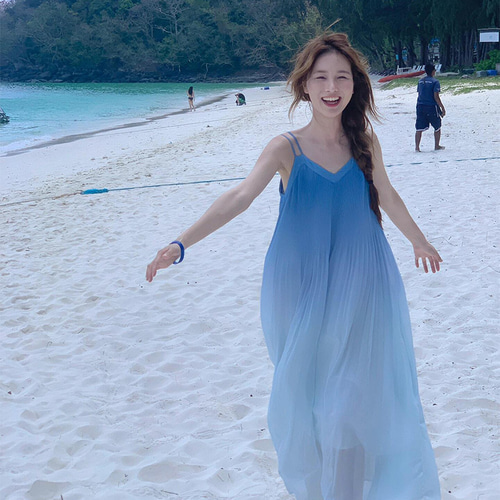 美品 Resurrection グラデーション ワンピース 染まりゆくグラデーションのランダム裾プリーツロングワンピース – ONE