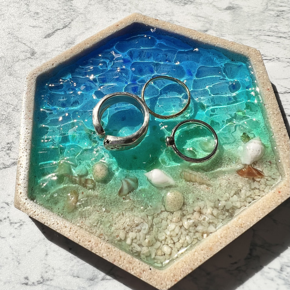 海の小皿 海辺 波紋　ビーチ　老眼鏡　レジンアート　敬老の日　父の日　沖縄　什器　アクセサリー　レジンアート 4枚目の画像