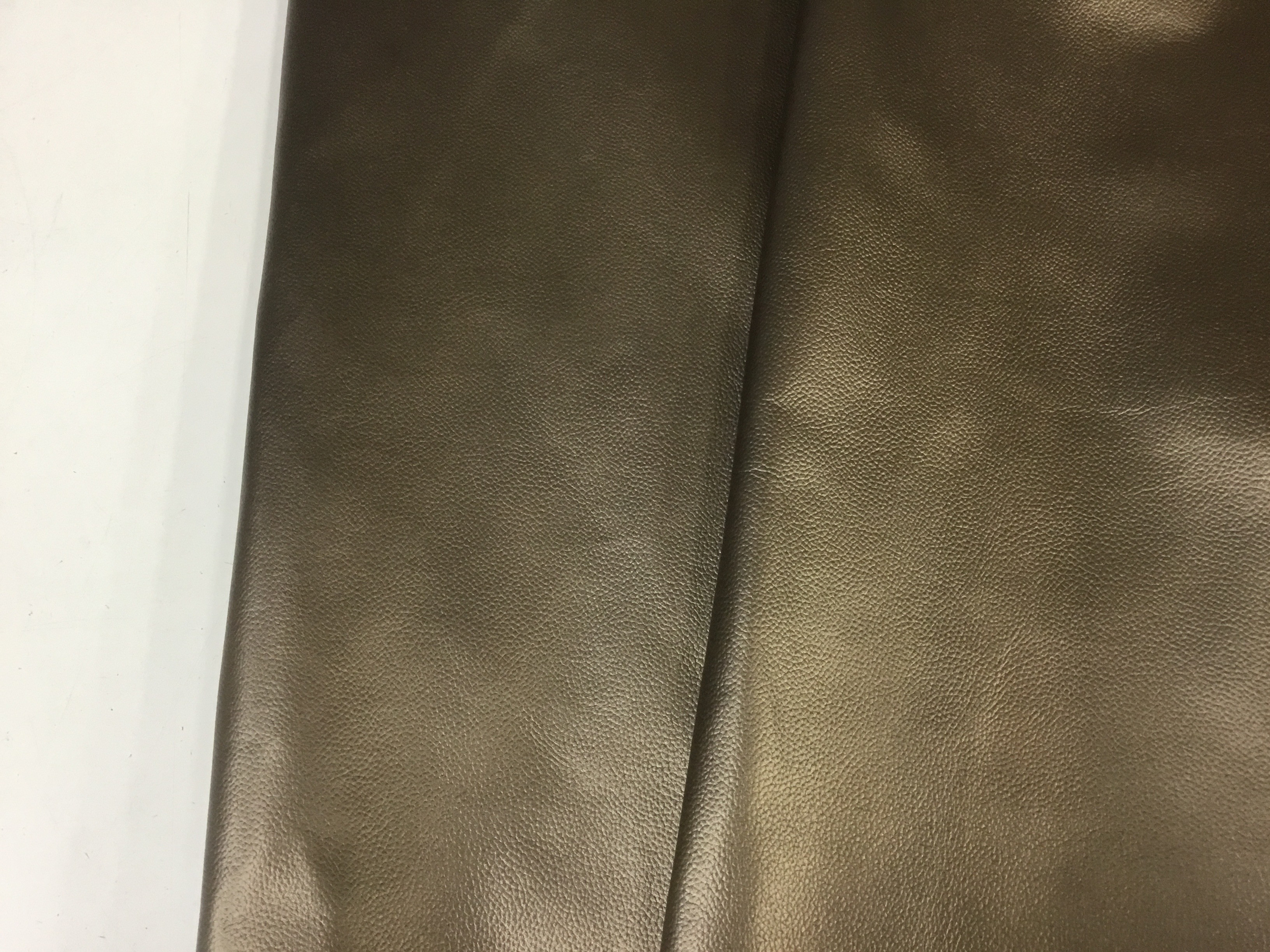 牛革【１枚カット革】No1080【アウトレット】現品限り 15,400円