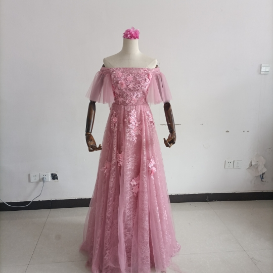 美品！パーティードレス ローズピンク オフショルダー シースルー袖 3D立体レース刺繍 抜群のおしゃれ見え 演奏会
