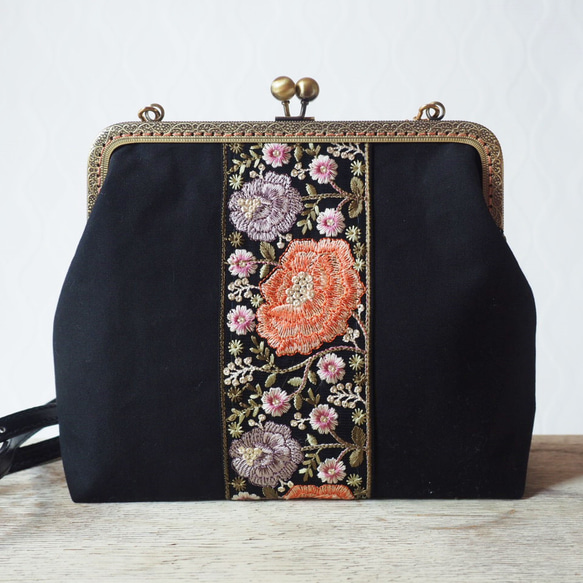 ブラック 鶴刺繍 がま口バッグ インド刺繍リボンのがま口バッグ 小花ブラック | G3sewing