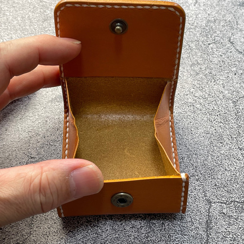 手縫】キャメル色本革Box型小銭入れケース（10円玉約30枚収納） 小銭