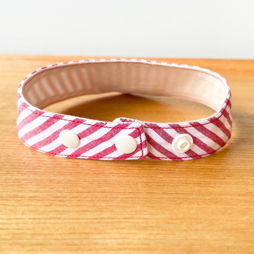 長毛猫ちゃん首輪 リボン付きスタイ ストライプ×赤 ペット服