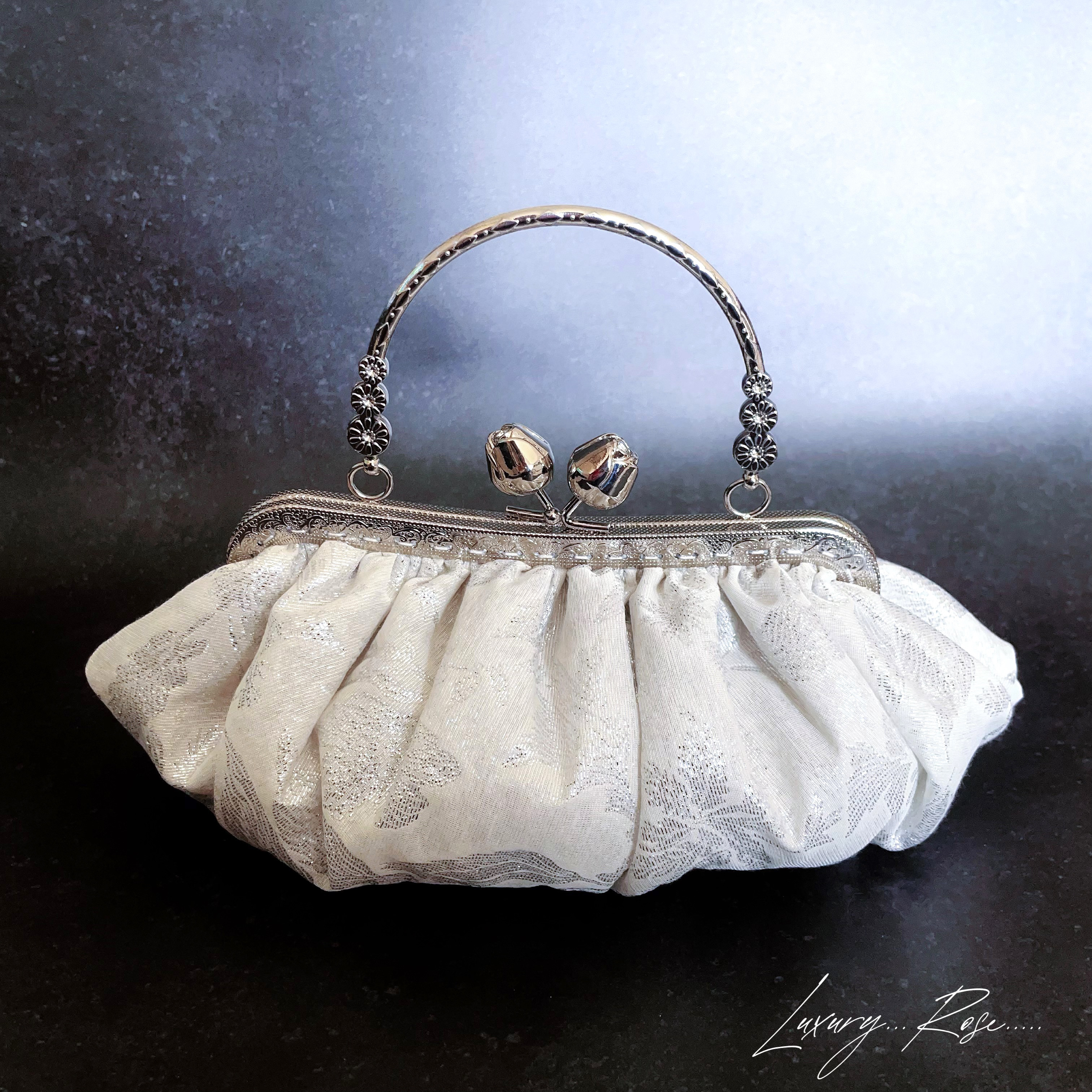 FOXEY バッグ　美品　シルク　結婚式　パーティ　キラキラ　ビジュー バッグ – FOXEY 公式オンラインブティック