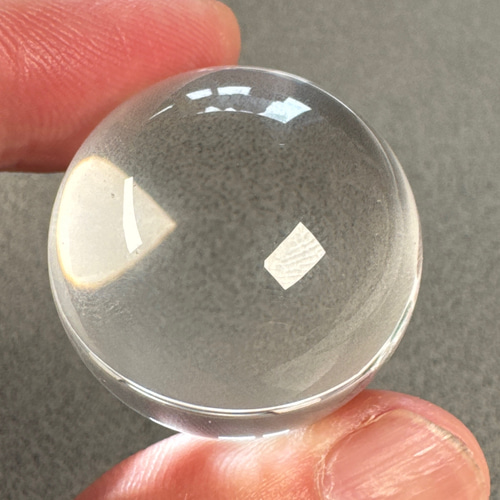 天然水晶球 29ミリ tg753 天然石 pinky 通販 17972390｜Creema(クリーマ)