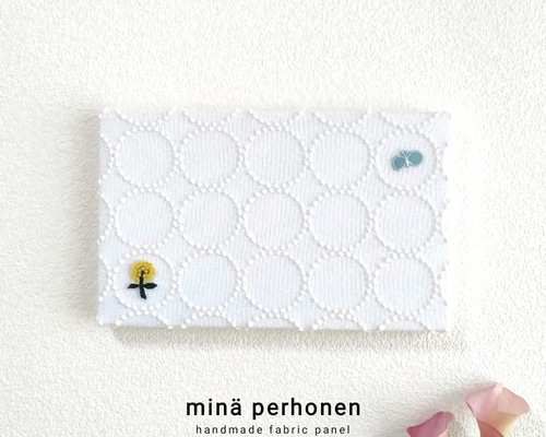 ファブリックパネル ミナペルホネン タンバリン チョウチョ スキップ
