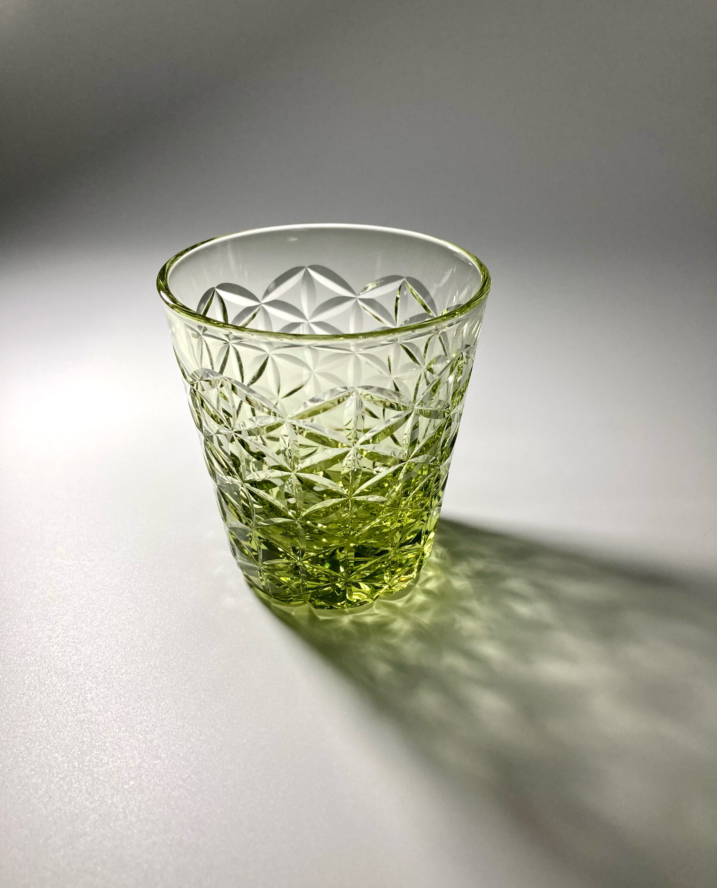 切子 の 少し小さいロックグラス　flower of life〜α