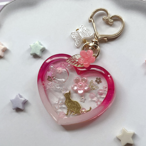 キラキラハートとお花のシェイカー レジンキーホルダー