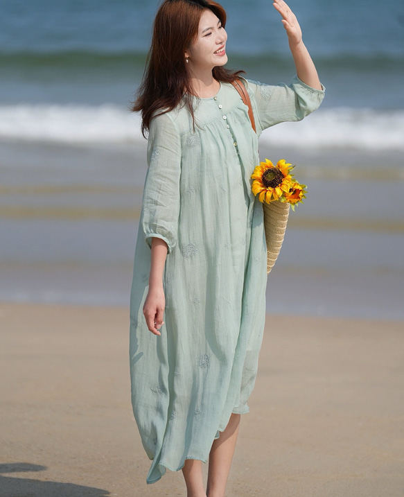 ラミー/麻刺繡生地　ふんわりシルエットのロングワンピース　ポケット付き　裏地付き【春夏秋】ミントグリーン 8枚目の画像