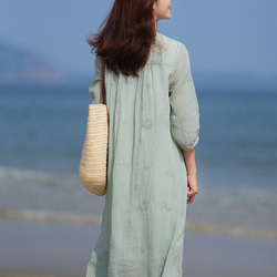 ラミー/麻刺繡生地　ふんわりシルエットのロングワンピース　ポケット付き　裏地付き【春夏秋】ミントグリーン 7枚目の画像