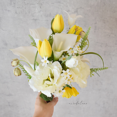 ウェディング＊カラーとチューリップの韓国風縦長ブーケ(アーティ